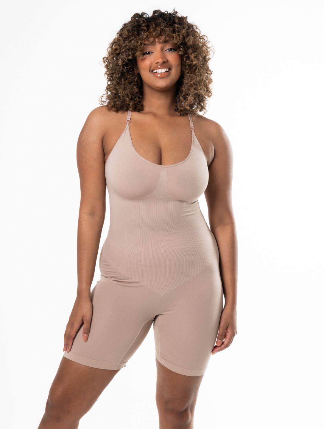 Nahtloser Body Shaper für Selbstbewusste Kurven